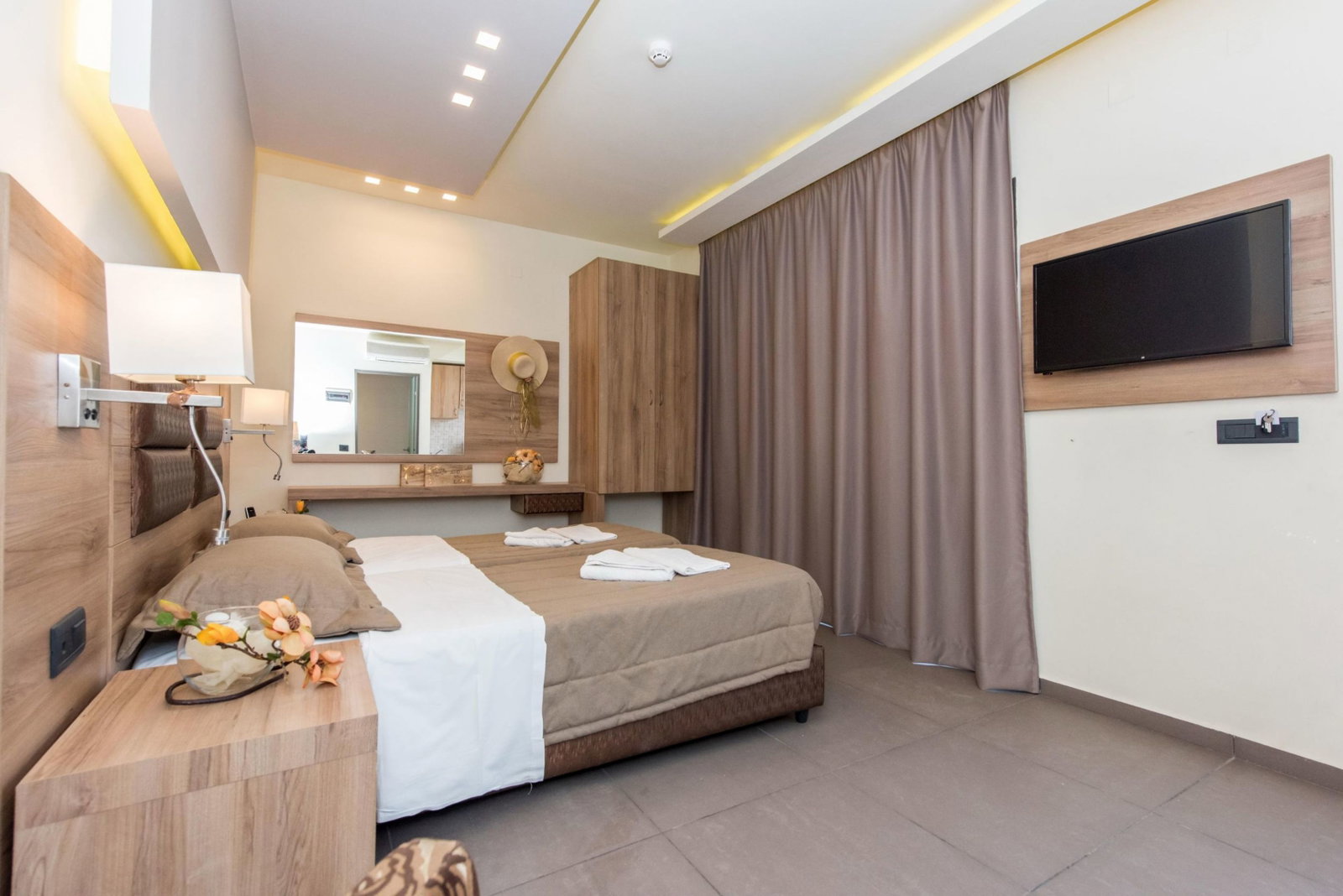 Dionisos Hotel