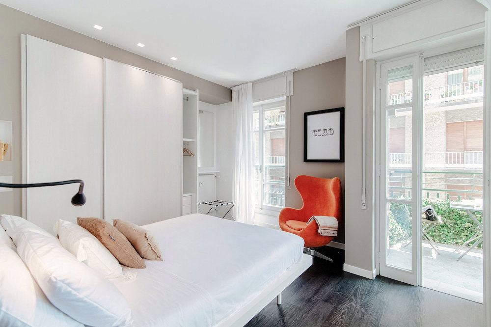 Hotel Myhomeincomo - Art Design Suites
