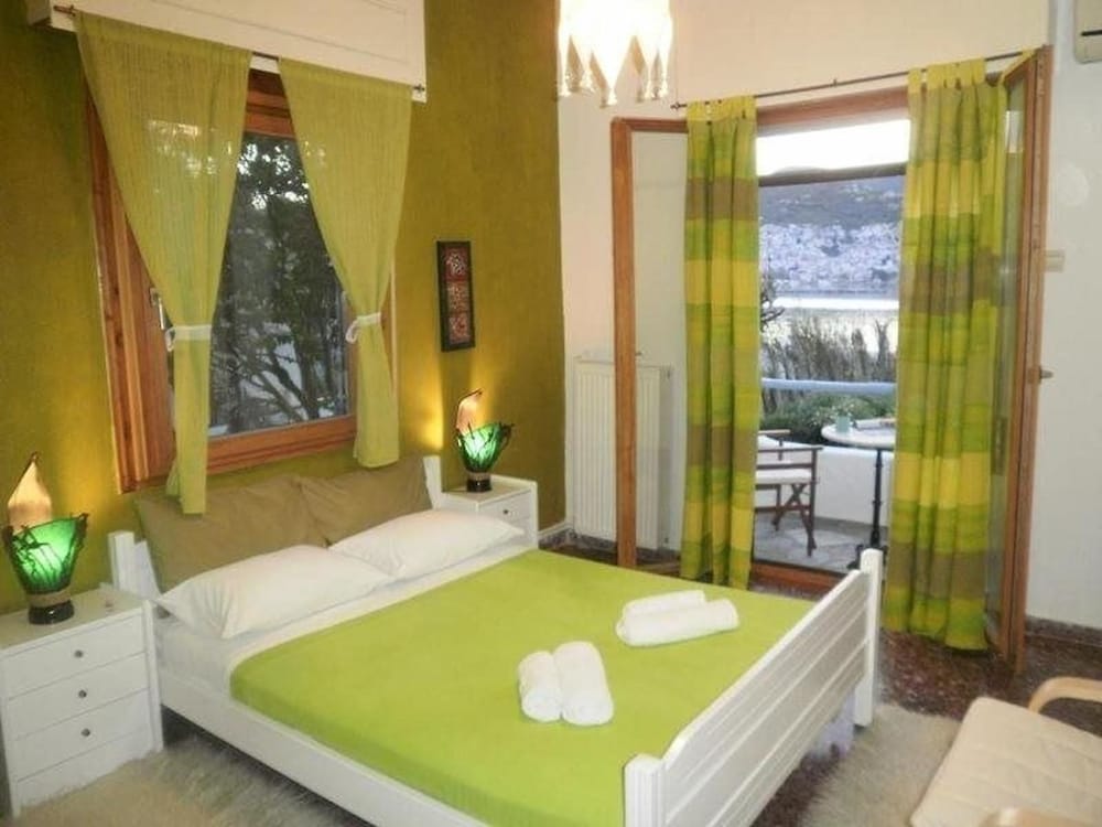 Hotel Karavos Sea View Apartments
