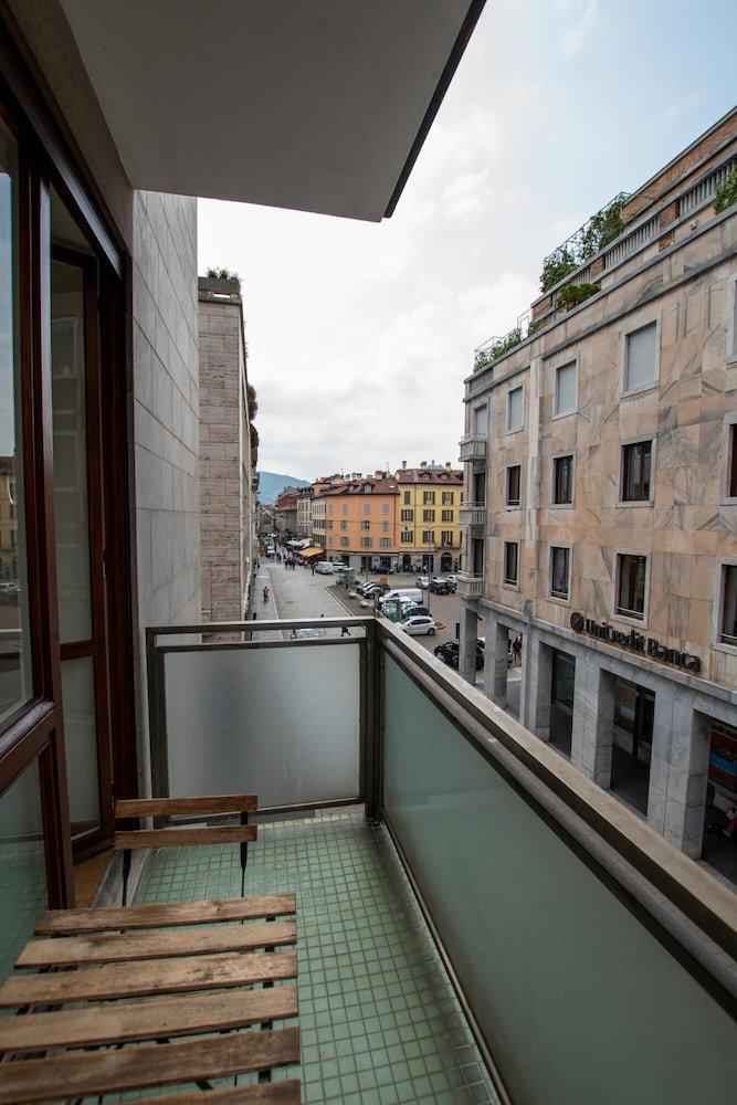 Hotel Luxury Apartment With Balcony