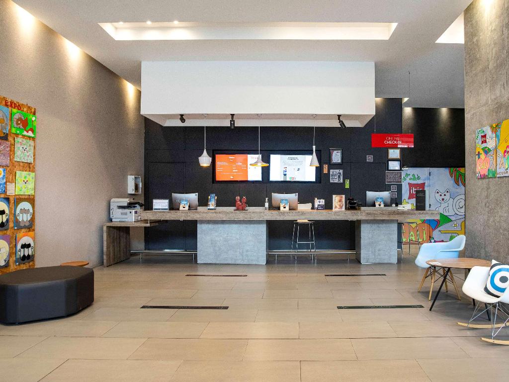 Hotel Ibis Cali Granada