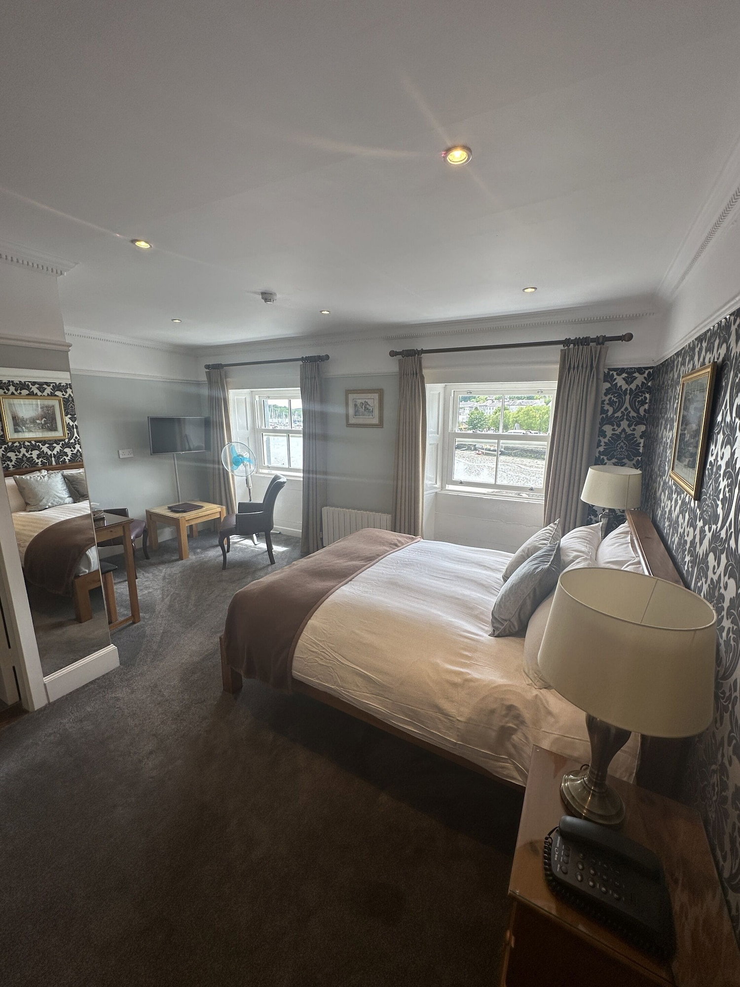 Hotel Long Quay House