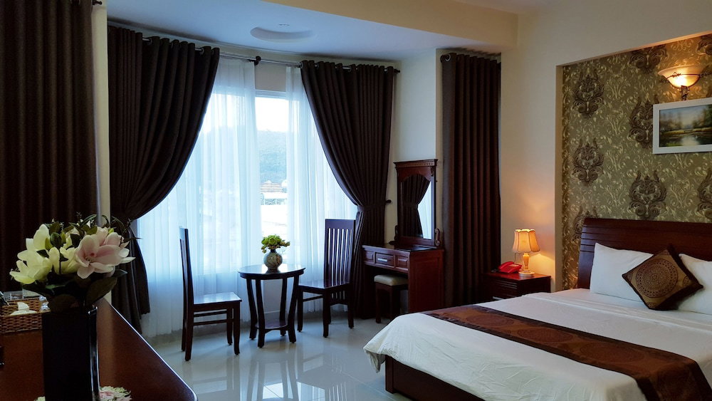 Queen Garden Hotel