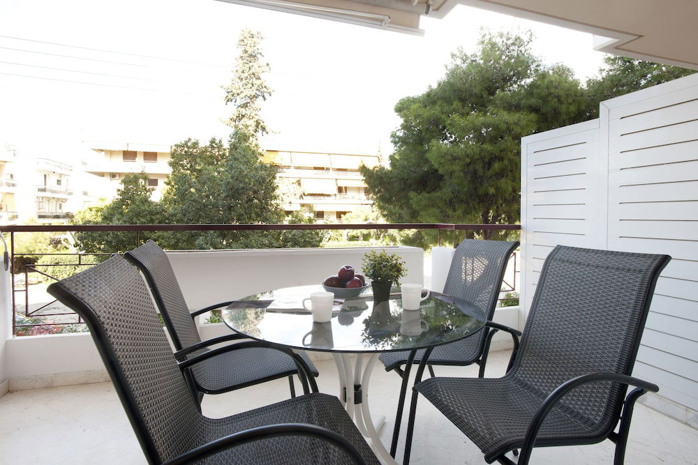 Glyfada, Modern Minimal Apartment