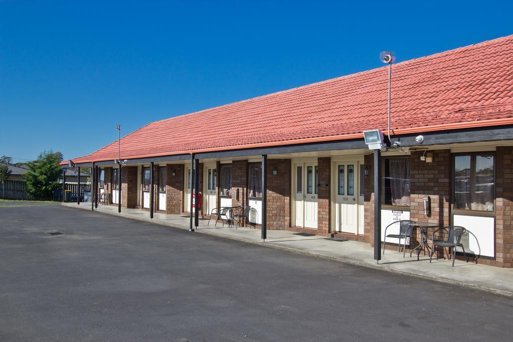 Hotel Airport Manor Inn
