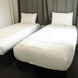 Hotel Tramway Service Apartments cazare Hamilton