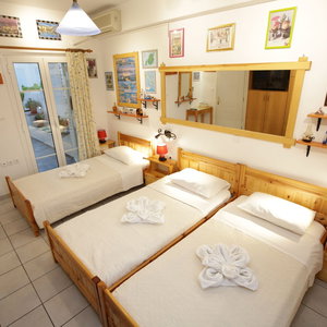 Hotel Kontaratos Studios And Apartments cazare Paros
