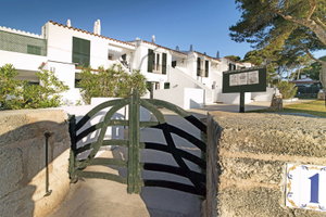 Hotel Apartamentos Cala Blanca cazare Menorca