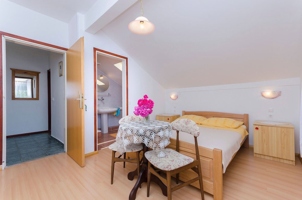 Hotel Apartments Mirjana Blue Beach