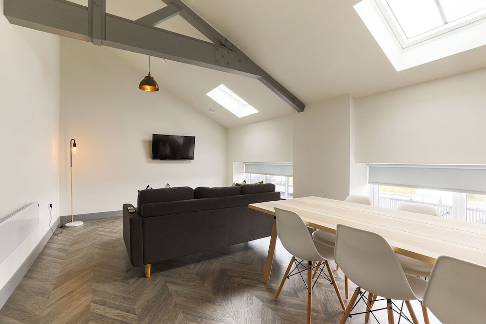 Goodstay Apartments By Urban Space