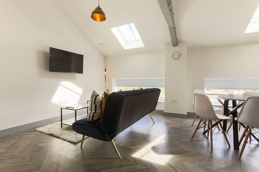 Goodstay Apartments By Urban Space