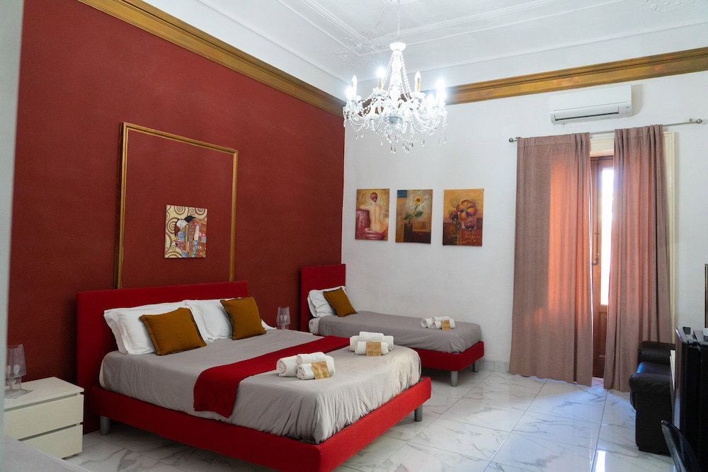 Hotel Bed And Breakfast Opera