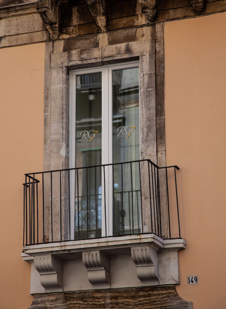 Rg7 Apartments