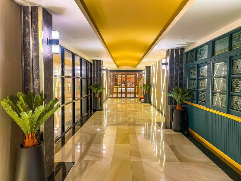 Clarian Hotel Patong Beach