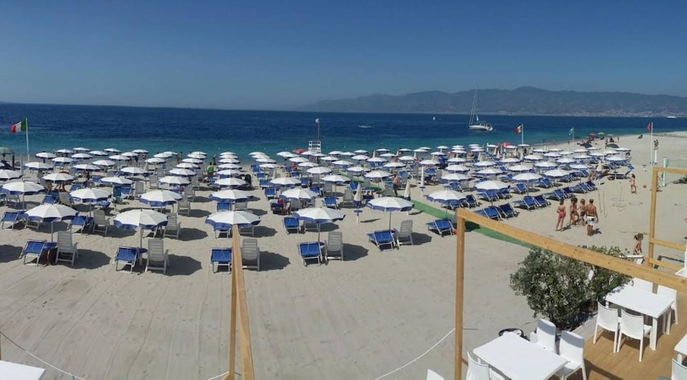 Regent Beach Hotel And Apartments