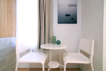 Rhodes Kagurazaka Hotel