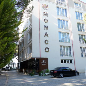 Hotel Hotel Monaco cazare Golem