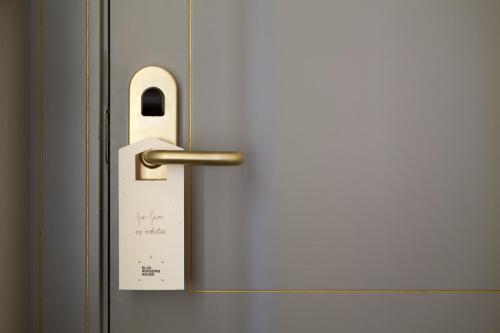 Hotel Blue Windows House