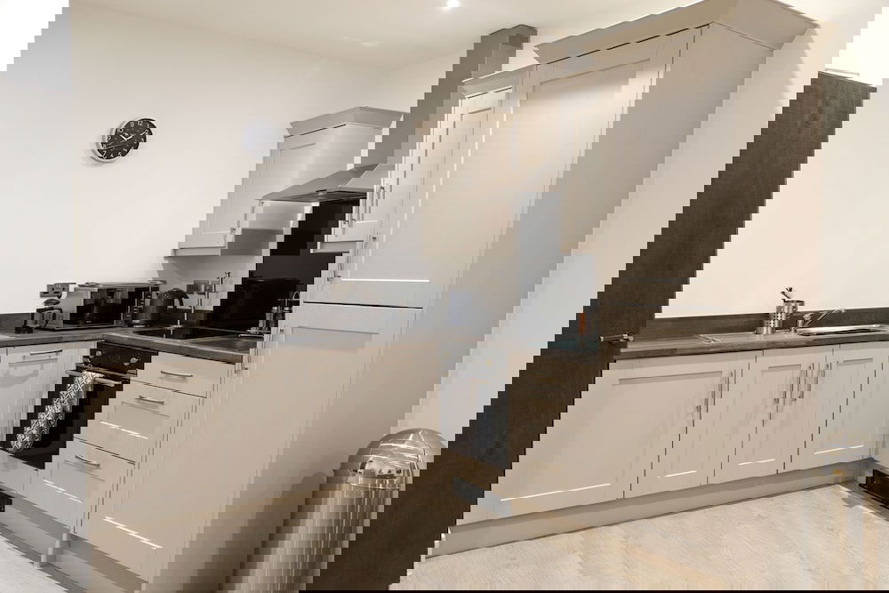 Hotel 16 Queen Avenue