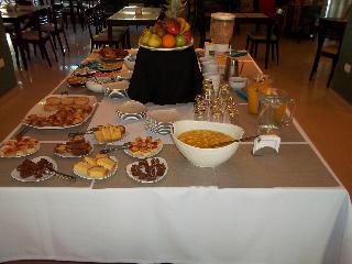 Hotel Howard Johnson By Wyndham Yerba Buena