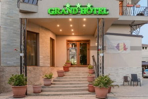 Hotel Grand cazare Eforie Nord