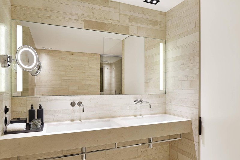 Hotel Roomers Baden Baden Autograph Collection
