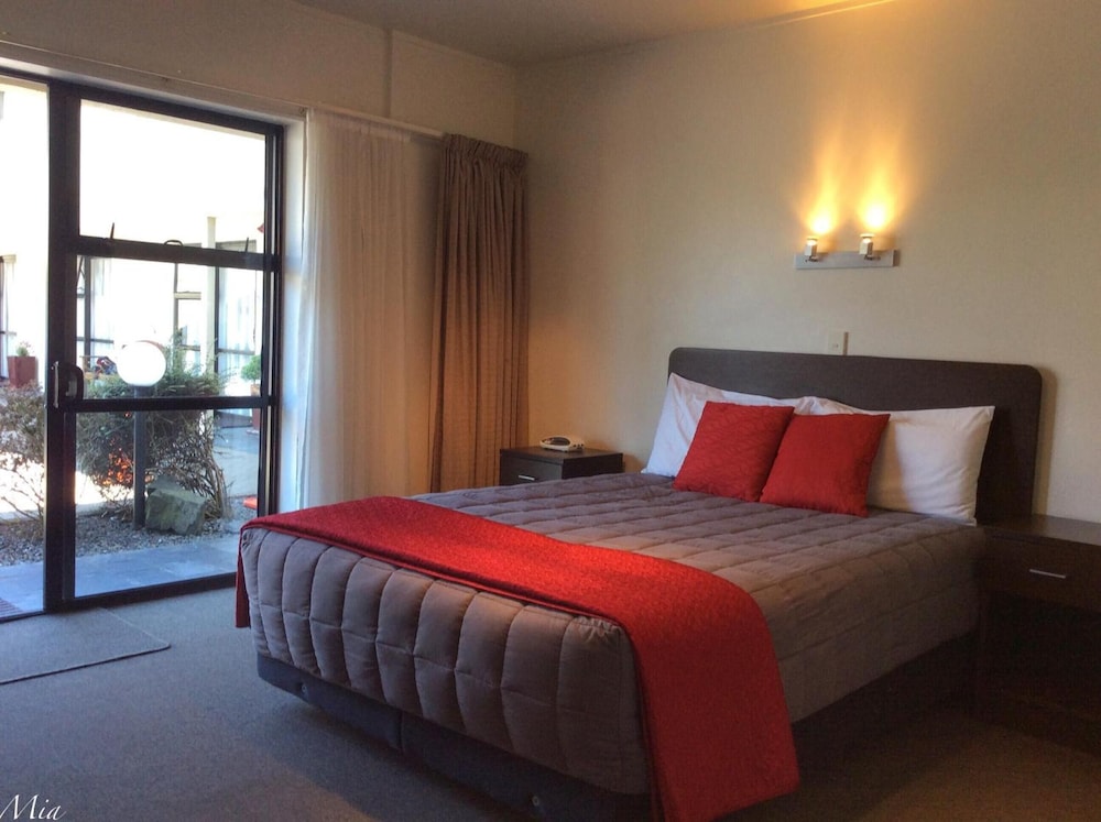 Hotel Marksman Motor Inn