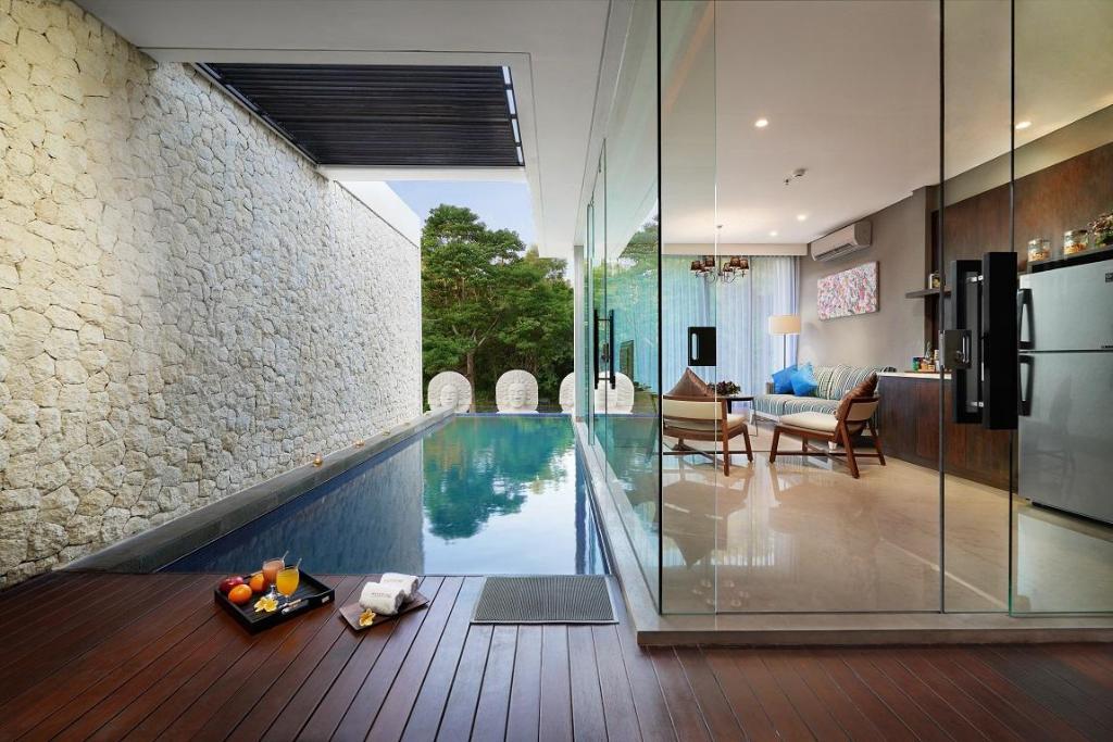 The Sterling Hotel & Villas