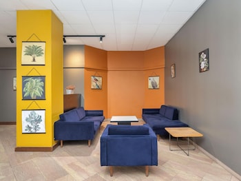 ***** - Como Center