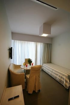 Palm Beach Apartments - Studio