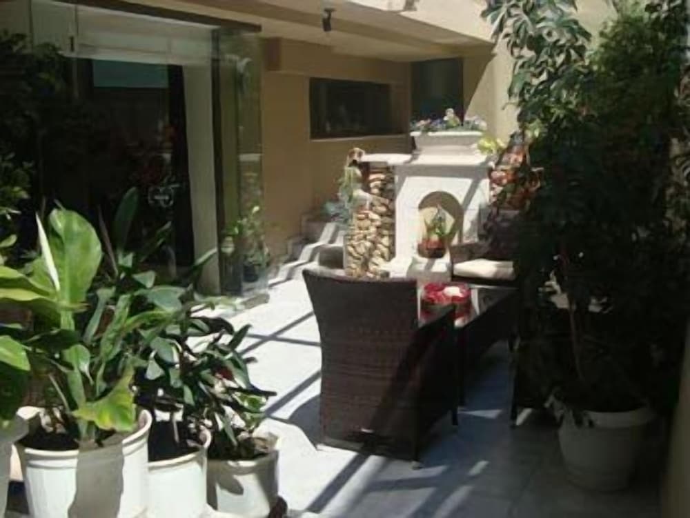 dal travel Leonidas Hotel & Apartments