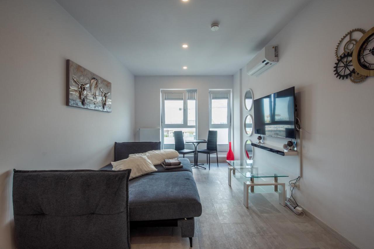 Fancy Penthouse Studio with Lakeview W10