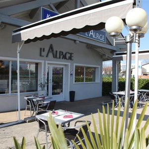 Hotel Hotel Kyriad Lyon Est - Bron Eurexpo Le Cottage cazare Lyon