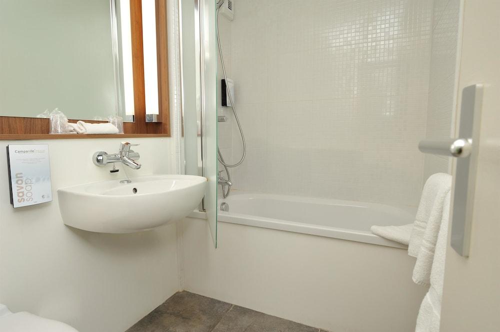 Hotel Campanile Lyon Est - Aeroport Saint Exupery