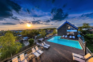 Hotel Delta Boutique & Carmen Silva Resort cazare Crisan
