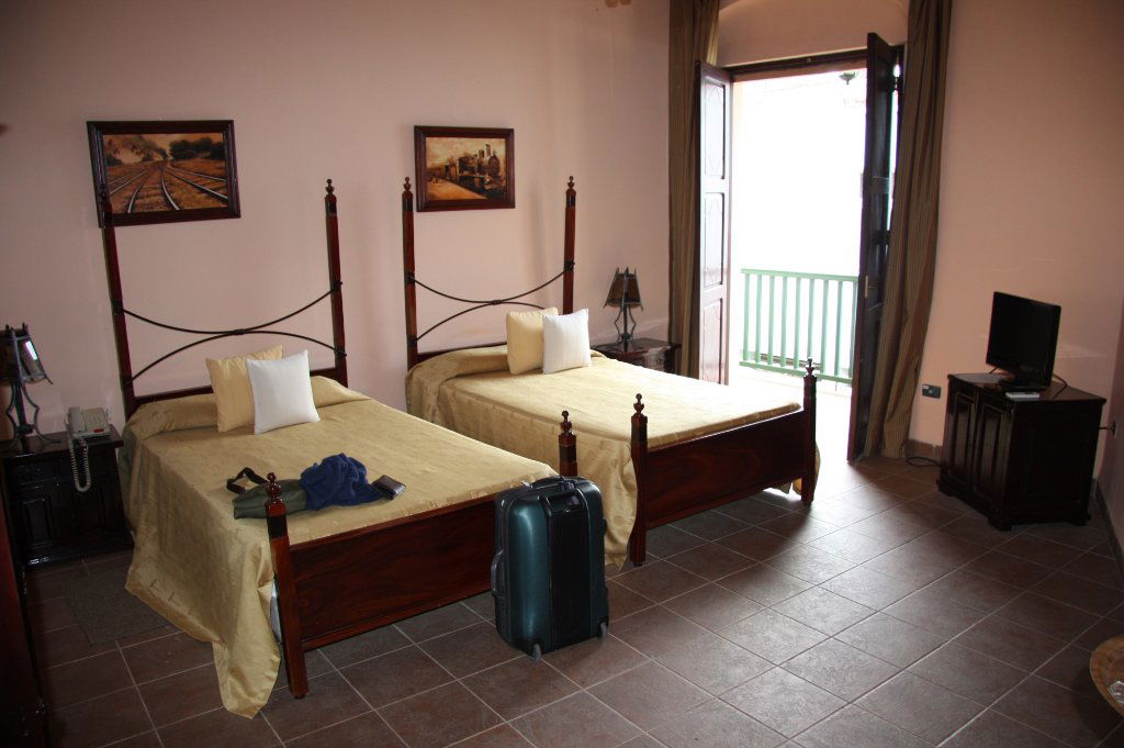 Hotel E Camino De Hierro