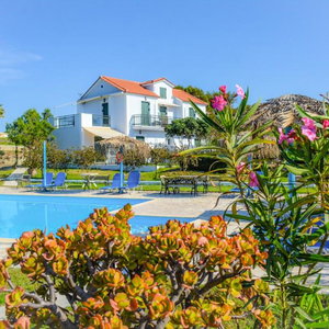 Hotel Xi Village cazare Lixouri Xi