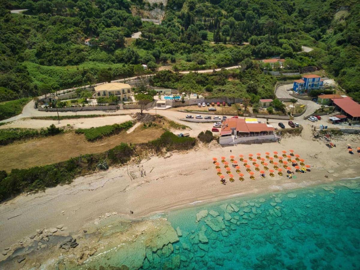 dal travel Petani Beach Suites