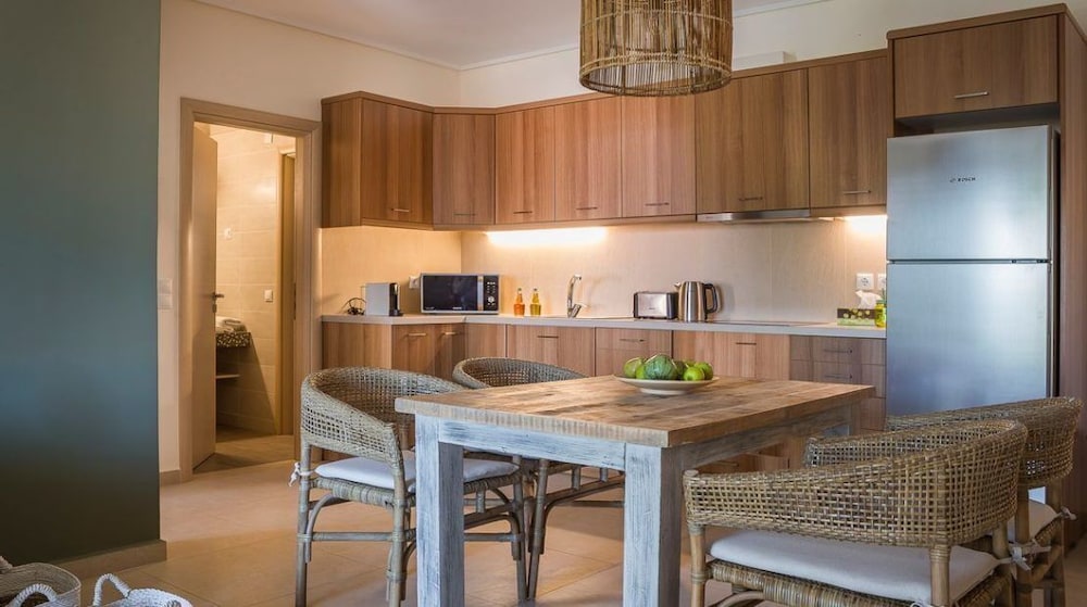 dal travel Meliti Waterfront Suites