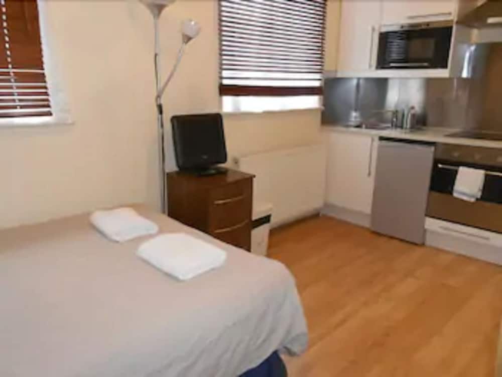 Hotel 247 London Studios