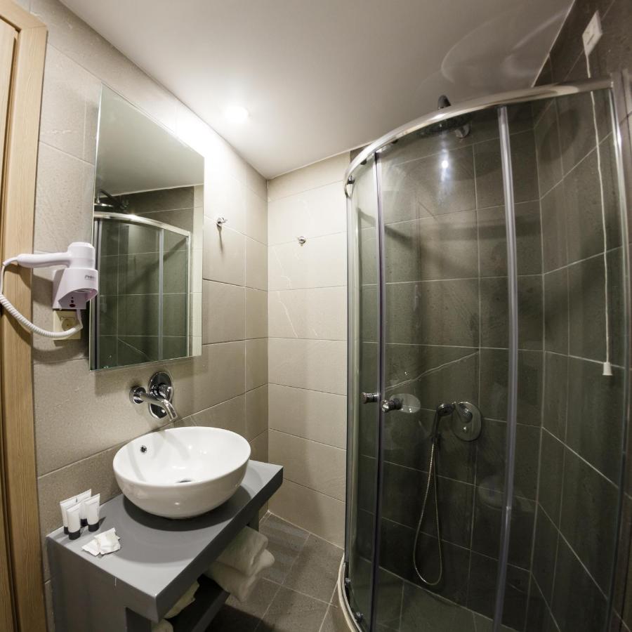 dal travel Porto Planos Beach Hotel