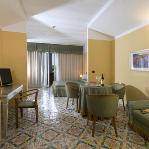 Sejur Hotel Leonessa vacanta Napoli