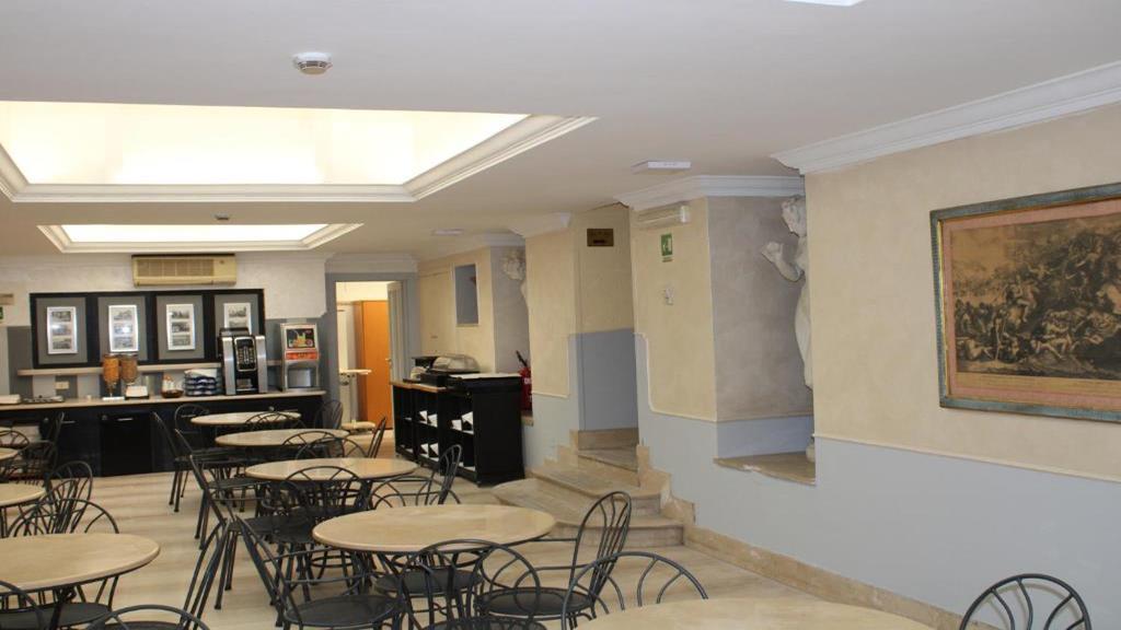 Center 2 Hotel