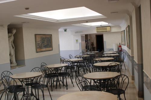 Center 2 Hotel
