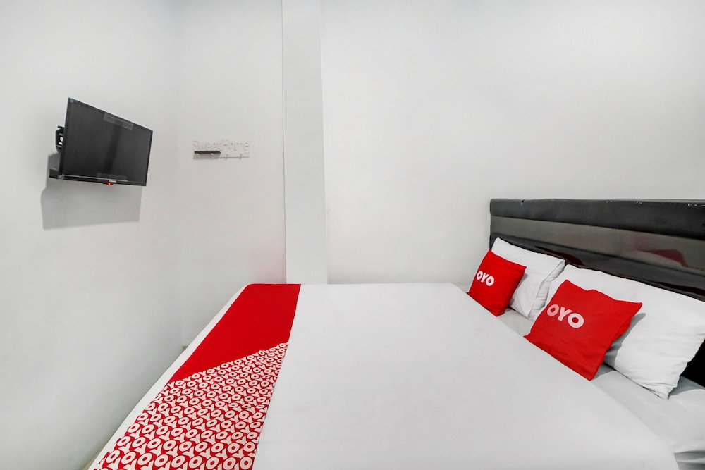Oyo 90994 Ada Guest House