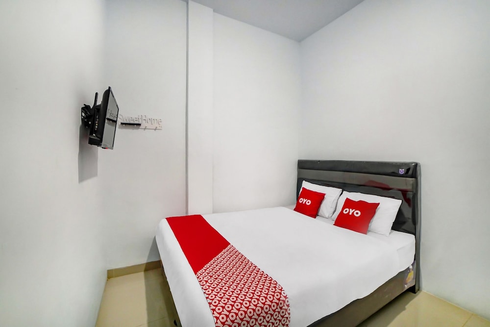 Oyo 90994 Ada Guest House