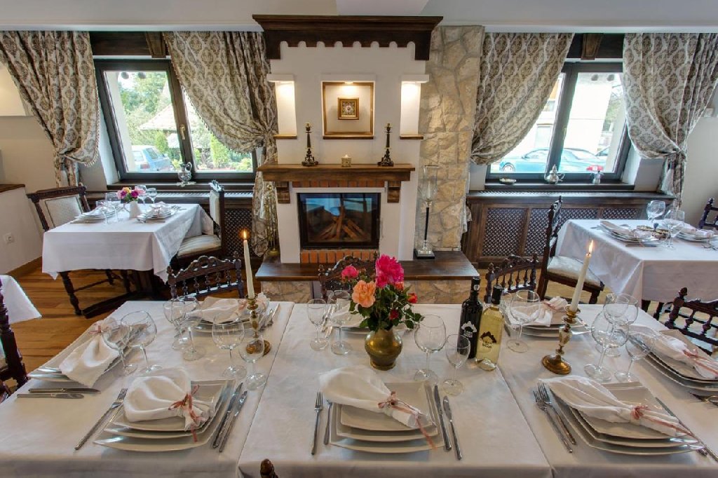 Casa Din Bran Inn Center