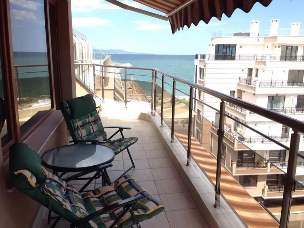 Hotel 2-Х Комнатные Апартаменты В Г.поморие Болгария