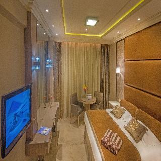 Adams Beach Hotel &Spa