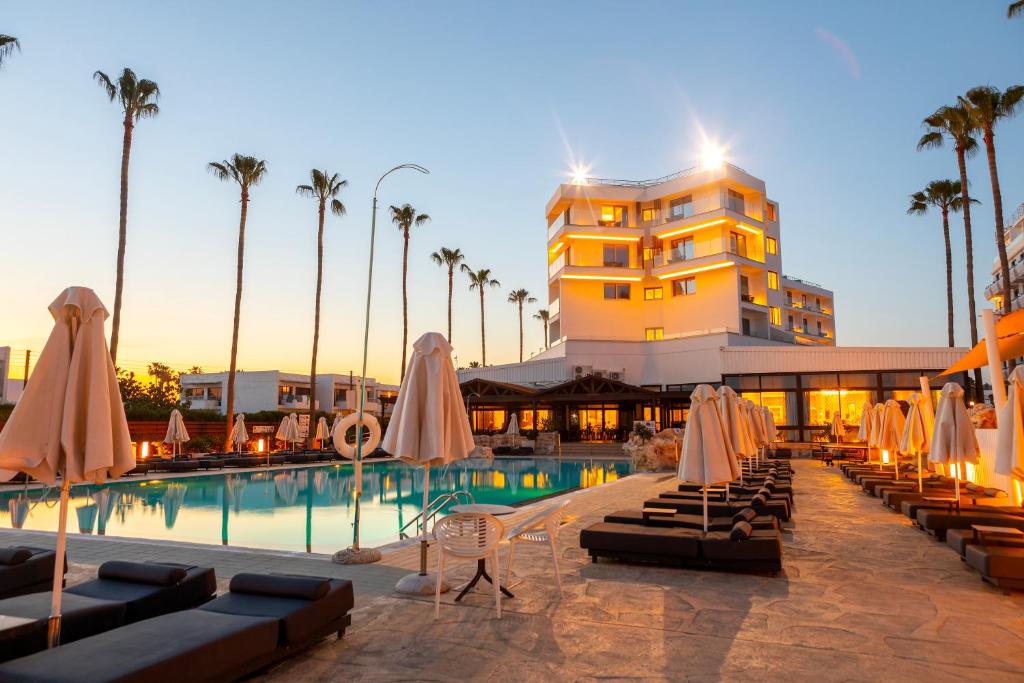 Pavlo Napa Beach Hotel